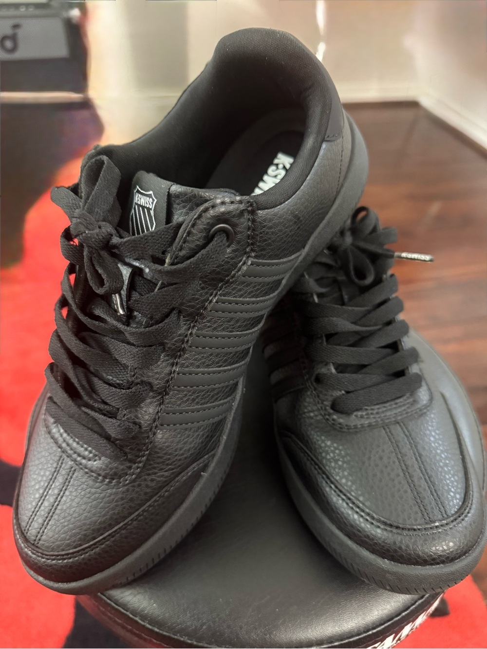 K-Swiss Men's Black Low-Top Sneakers (Like New)